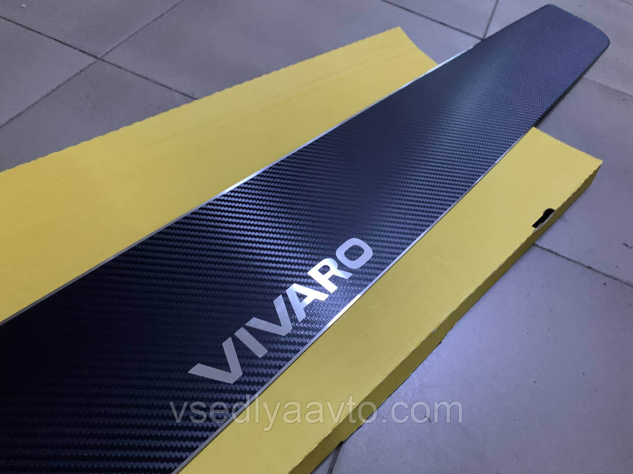 Накладка на бампер Opel VIVARO (2001-2014) (NataNiko Carbon), фото 1