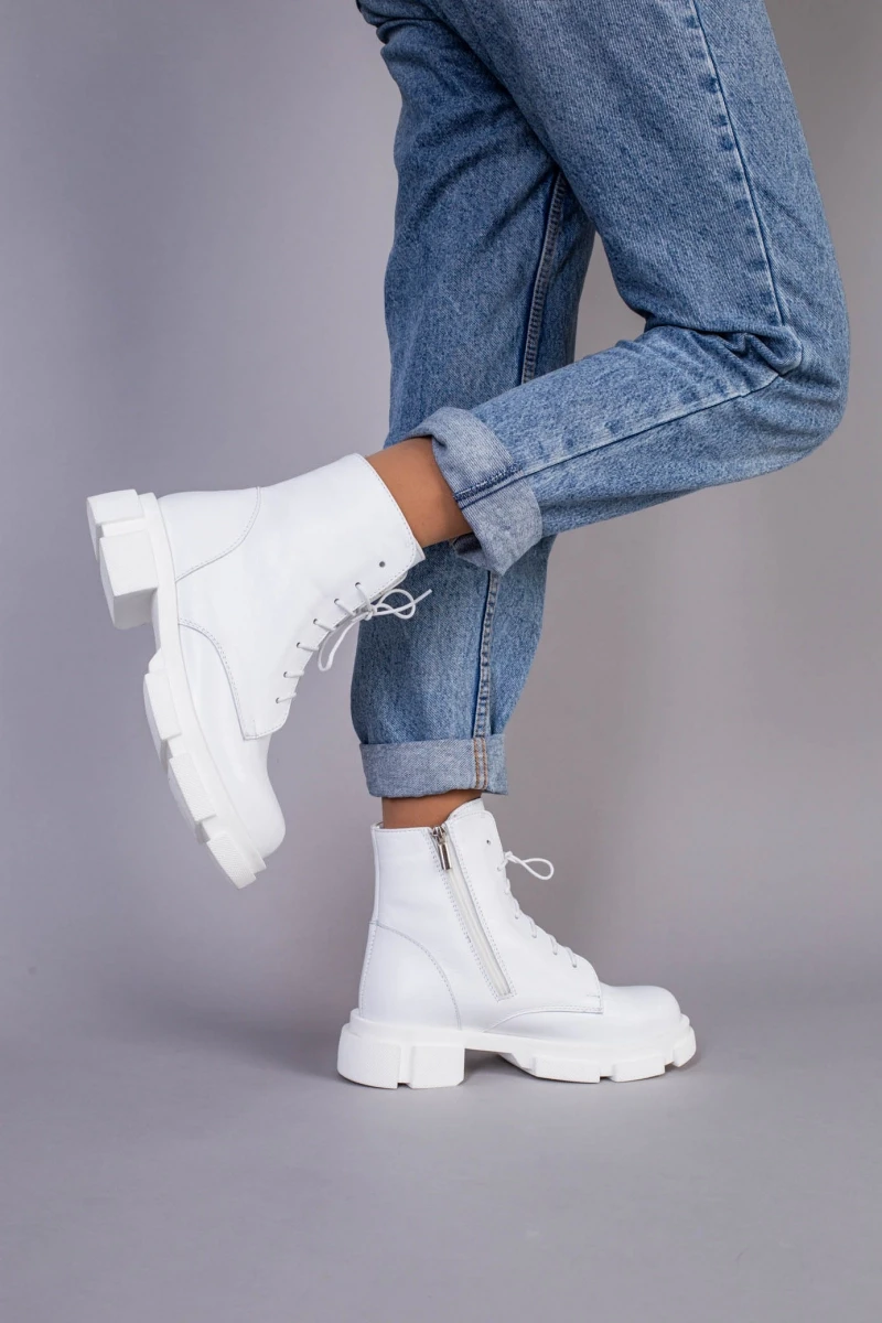 Жіночі демісезонні черевики ShoesBand Білі натуральні шкіряні на широку стопу всередині байка 40 (25,5-26 см) (S55511-3д)