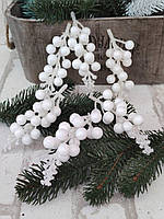 Ягодки белоснежные декоративные для новогоднего декора h-15 cm