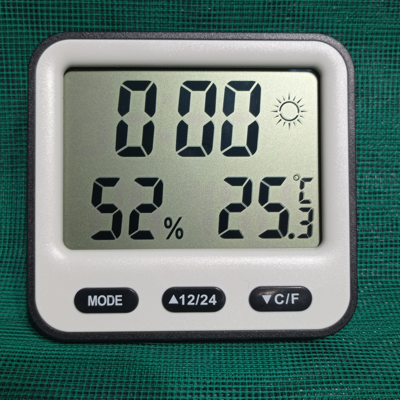 Годинник з термометром та вологістю