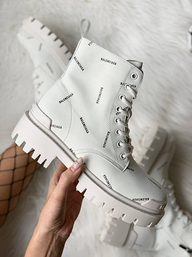 Купить Женские ботинки белые демисезонные Balenciaga Boots White Logo ...