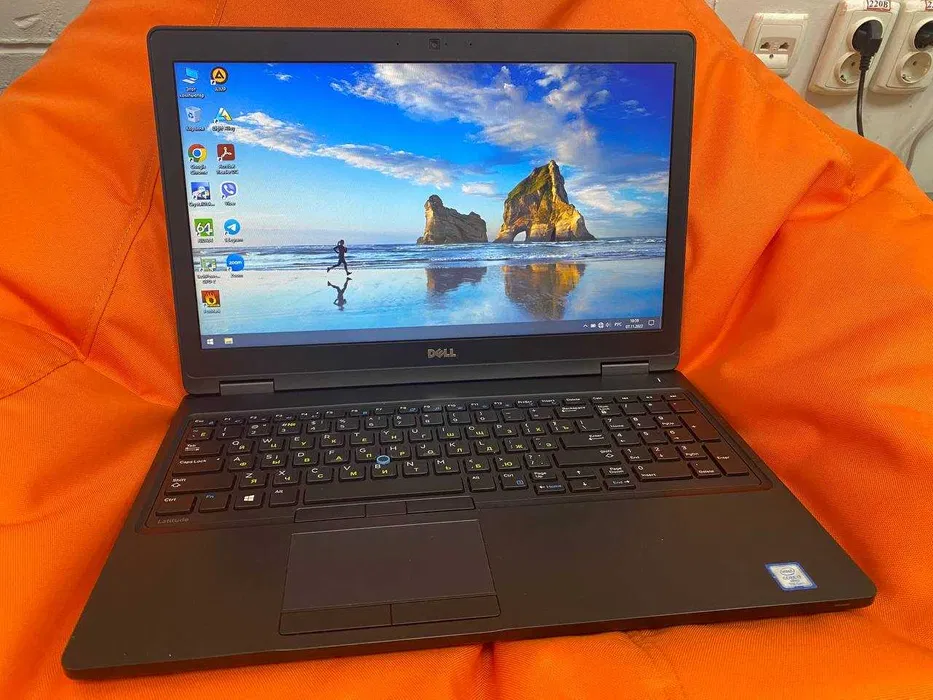 Ігровий ноутбук Dell E5580\15.6"FHD\I7-7820hq\16\256\GT940MX