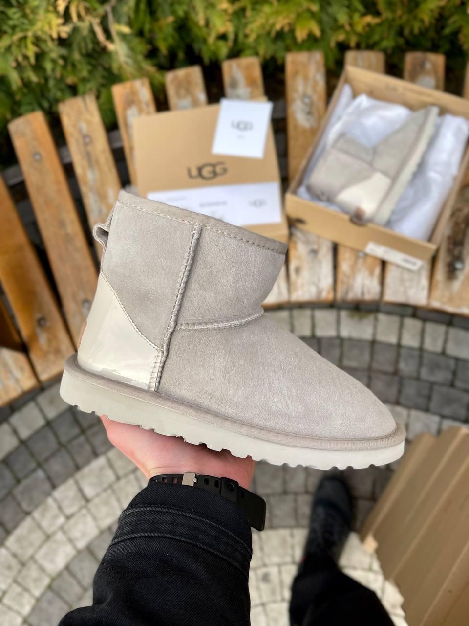 Уггі жіночі зимові сірі UGG Light Grey Metallic Suede (07553)