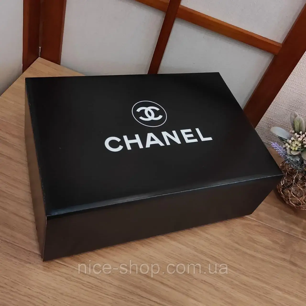 Подарункова коробка