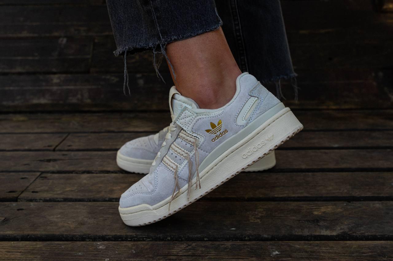 Adidas Forum 84 Low Suede світлі жіночі кроссівки. Жіночі кросси на осінь і весну Адідас Форум.