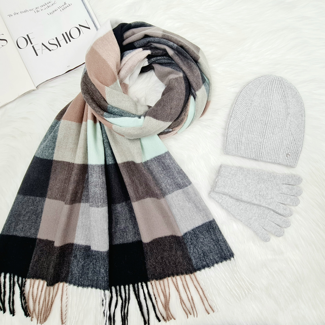 Комплект жіночий зимовий (шапка + шорф + рукавиці) ODYSSEY 56-58 см різнобарвний 12236 — 8025 — 4001, фото 1