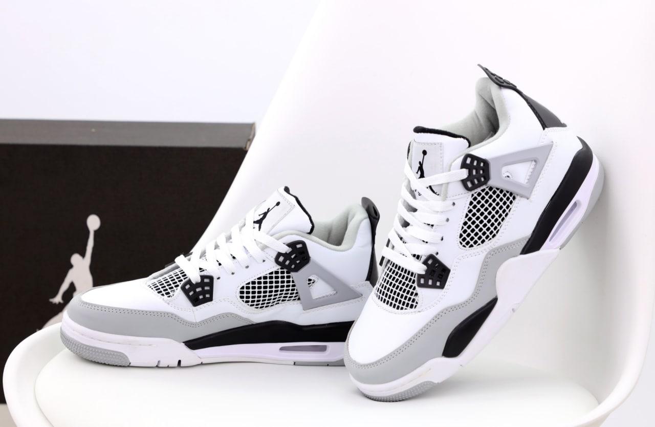 Жіночі кросівки Nike Air Jordan 4 (білі із сірим і чорним) низькі молодіжні весняні кроси К13085 топ