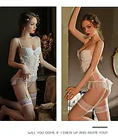 Прозорий пеньюар білого кольору з кісточками з підтяжками для панчох