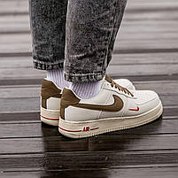 Білі жіночі кросівки Nike Air Force 1 Essential. Кроси з кольоровими деталями Найк Аїр Форс жіночі., фото 4