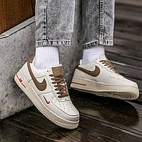 Білі жіночі кросівки Nike Air Force 1 Essential. Кроси з кольоровими деталями Найк Аїр Форс жіночі., фото 7