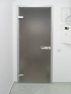 Скляні міжкімнатні двері