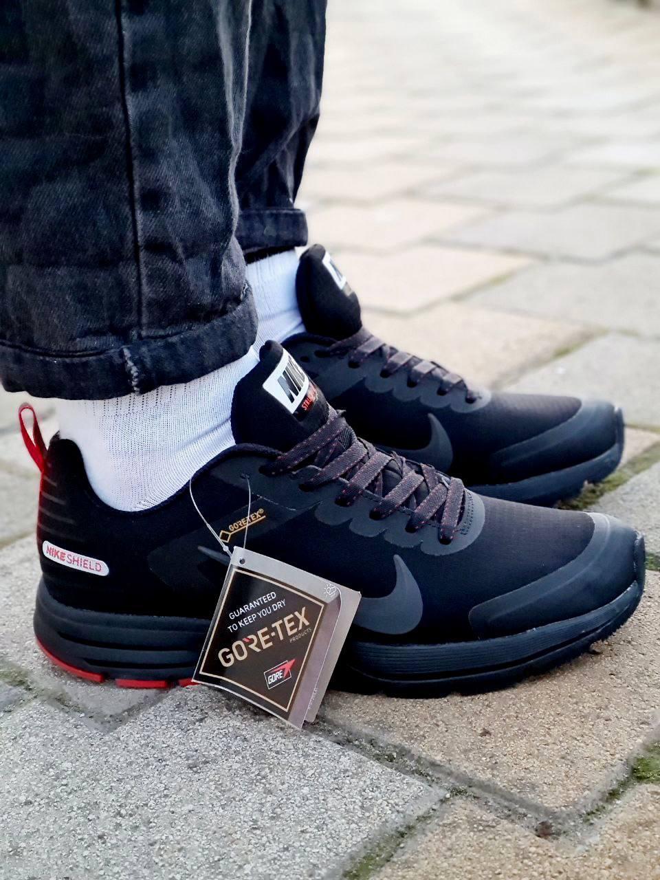 nike structure shield