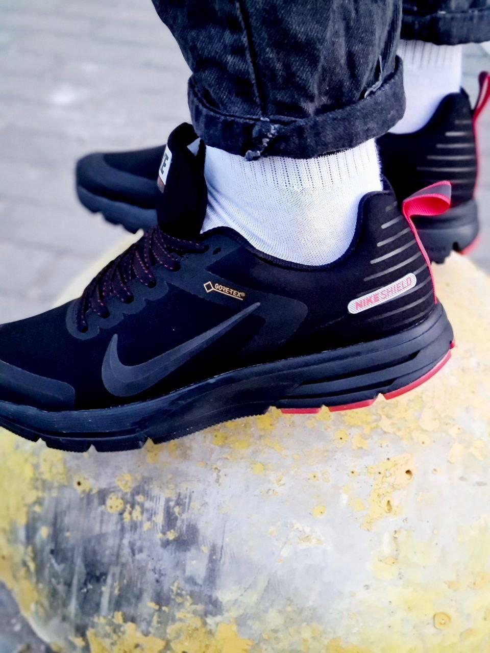 nike structure shield