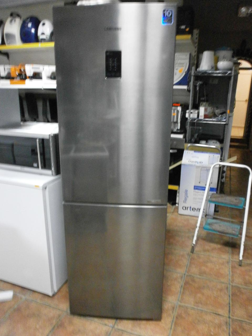 Холодильник Samsung  двухкамерний, б\в, гарантія, із Німеччини