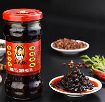 Соус чилі з чорних бобів Lao Gan Ma Китай, 280 г