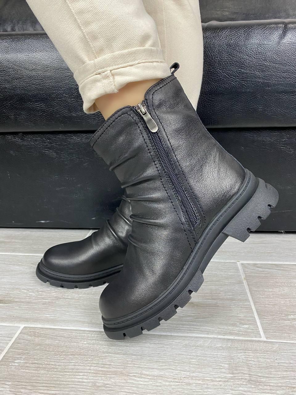 Зимові черевики MeegoComfort 9696-70M-black натуральне хутро 36