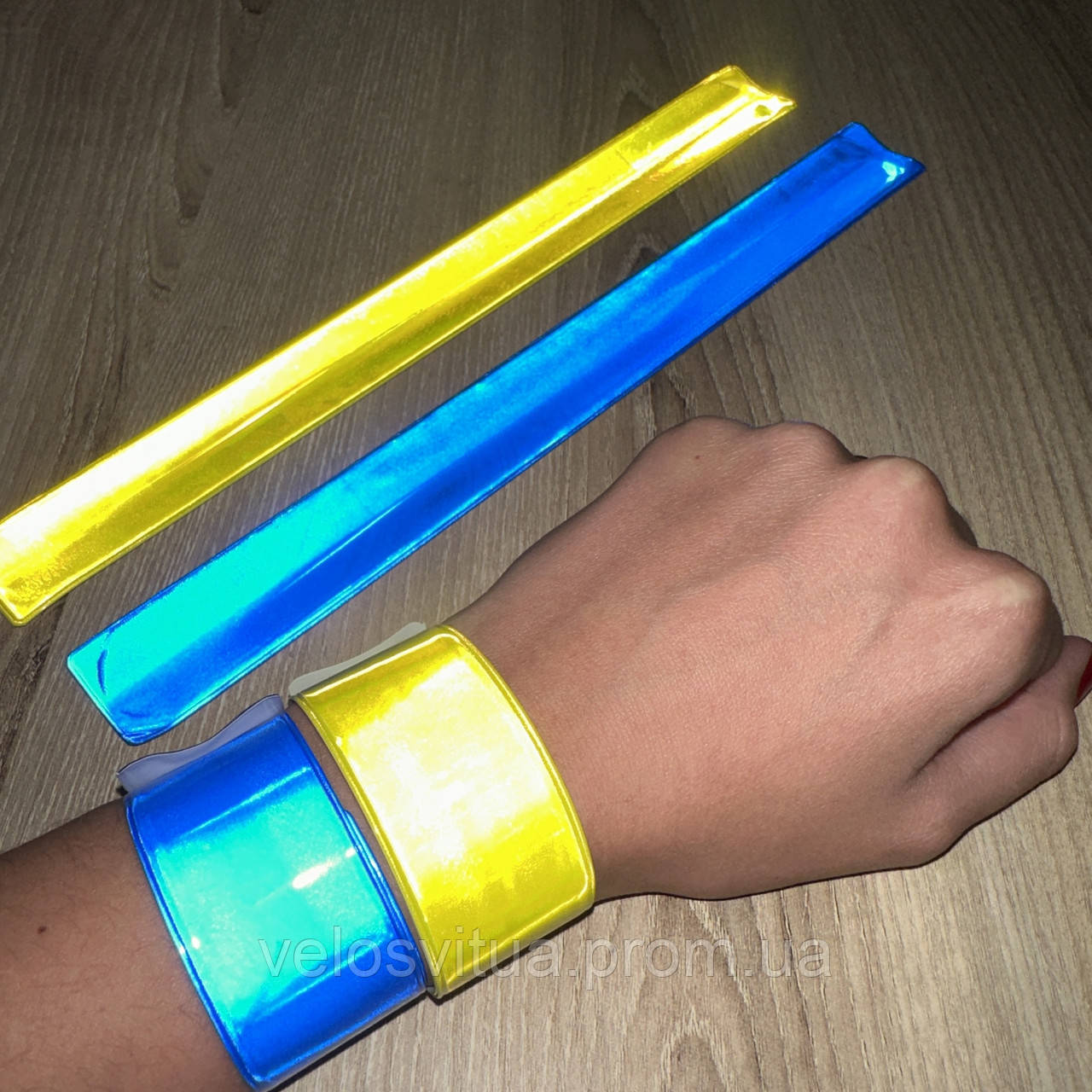 Светоотражающие браслеты на руку на ногу светоотражающая лента само-скручивающий браслет отражатель - фото 6 - id-p1712080064