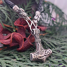 Молот Тора Маммен малий, голови кінцевики Вовки, срібна шийна прикраса з натуральною шкірою., фото 3