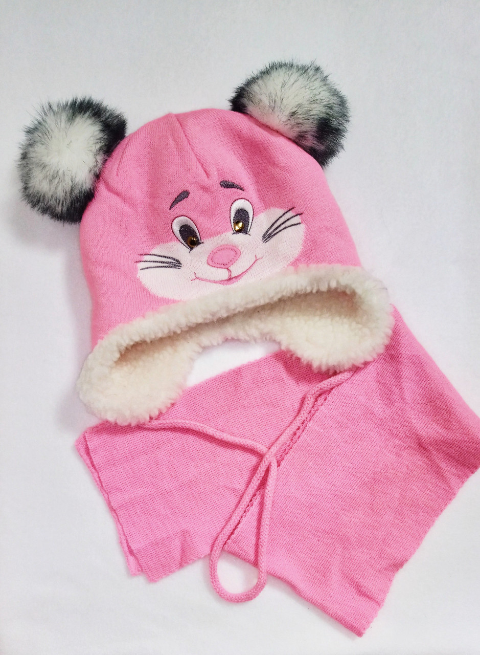 Комплект рожевий зимовий для дівчаток " Мордочка": шапка на хутрі із зав'язками з двома бубонаміну + шарф