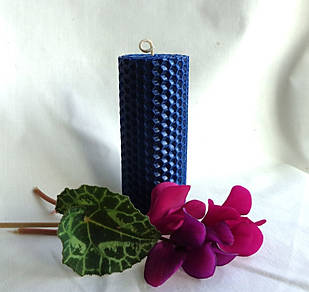 Свічка із бджолиного воску ручної роботи декоративна "Синя"