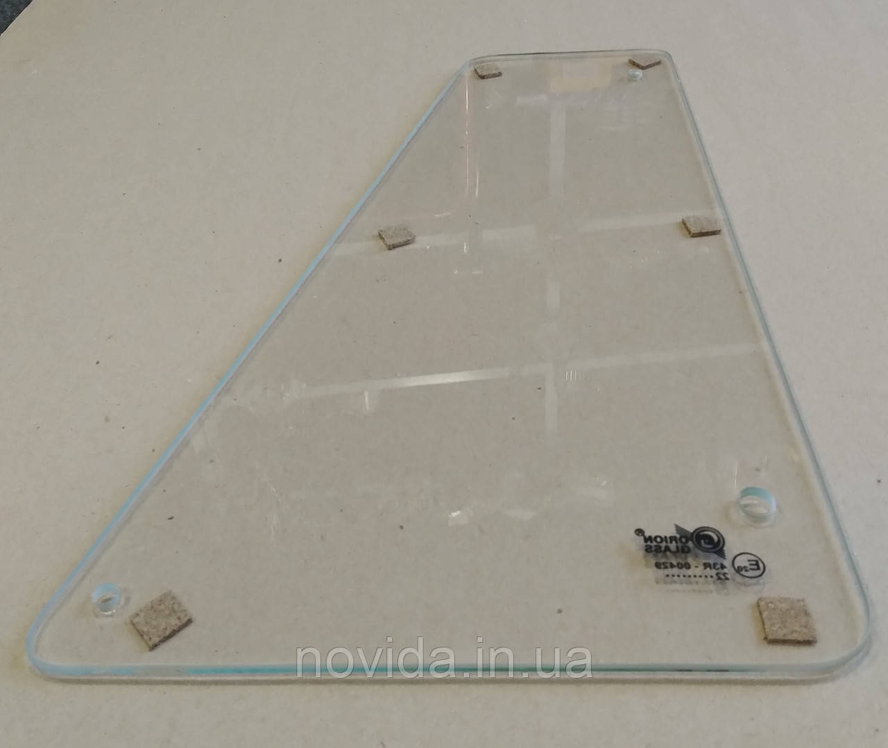 Скло кватирки КамАЗ ліве 5320-6103051