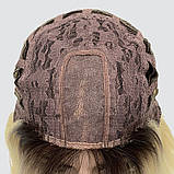 Довга перука з проділом на сітці Whiskey Lace колір блондин з темною прикореневою, фото 5