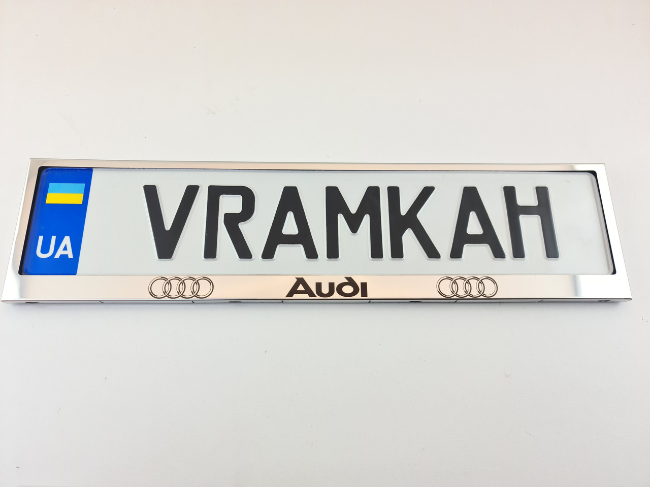 Номерна рамка для авто Audi