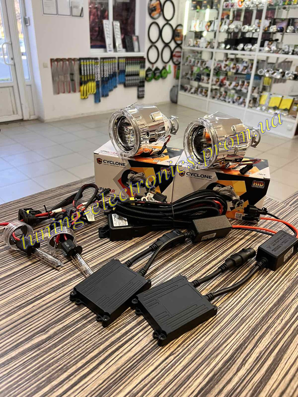 Биксеноновые линзы+ксенон,Полный комплект Cyclone 2.5 дюйма G5 LED круглые ангельские глазки и ксенон Н1 6000 - фото 2 - id-p1712732929