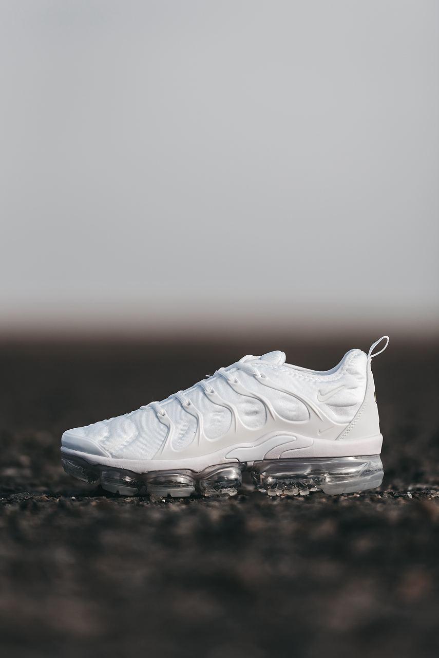 Nike air max store vapormax white