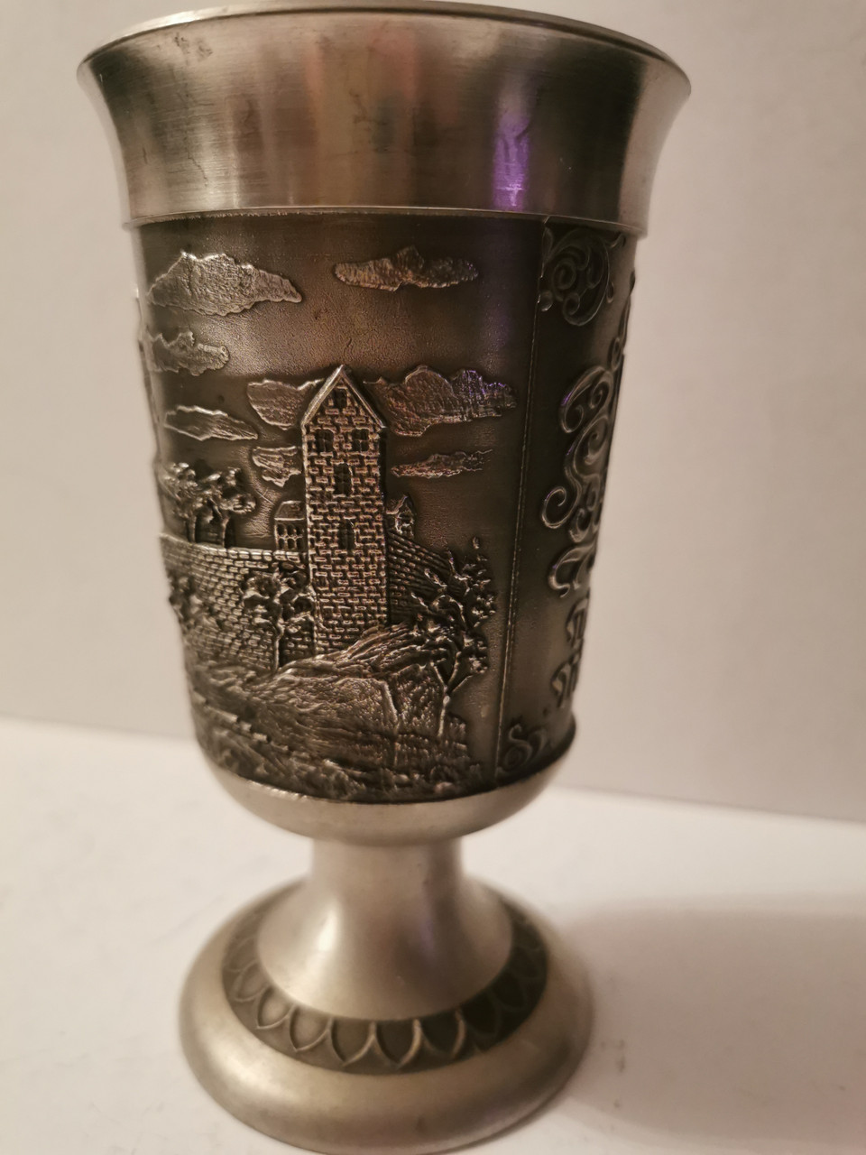 Олов'яний винний келих/куля