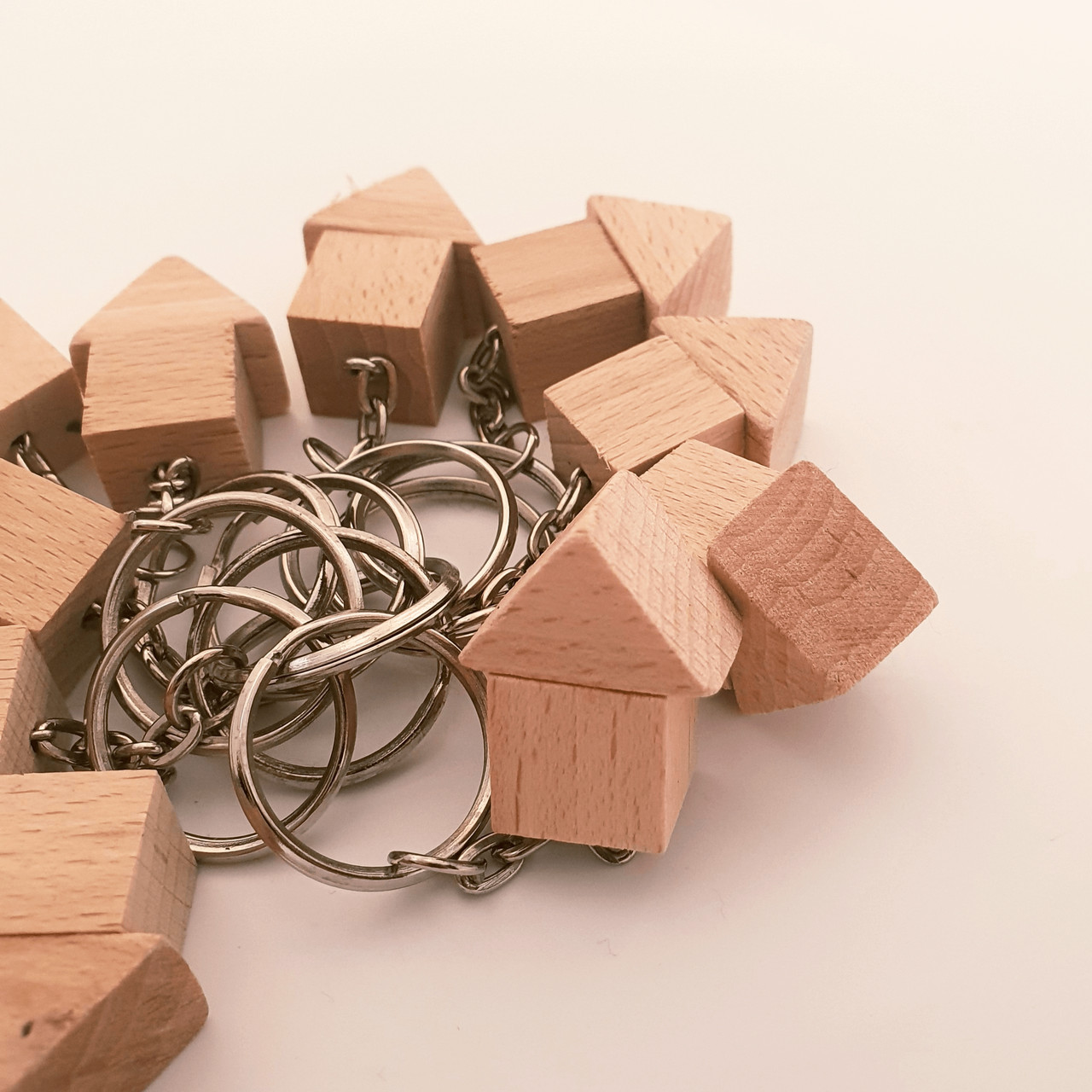 Заготовка для брелока "Будинок" 3*1,5 см. дерев'яний. для декупажу. під декорування. для розпису