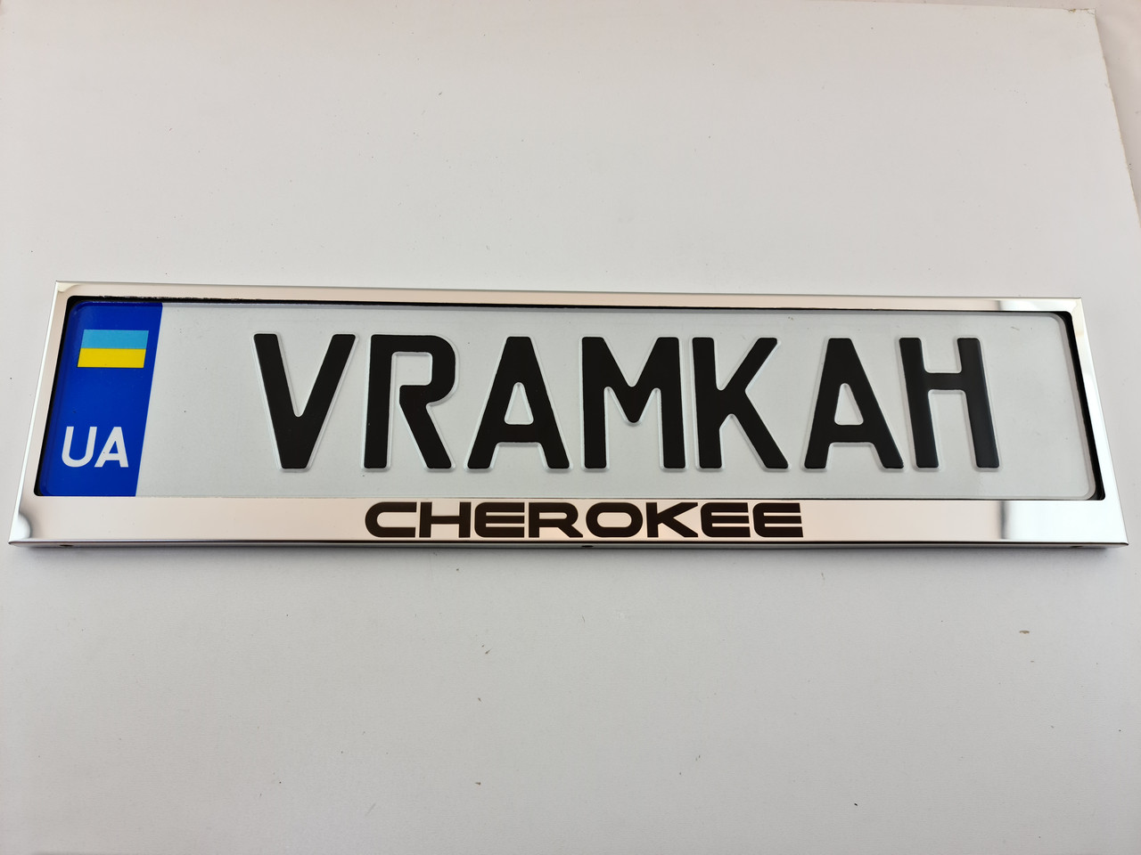 Номерна рамка для авто Jeep Cherokee
