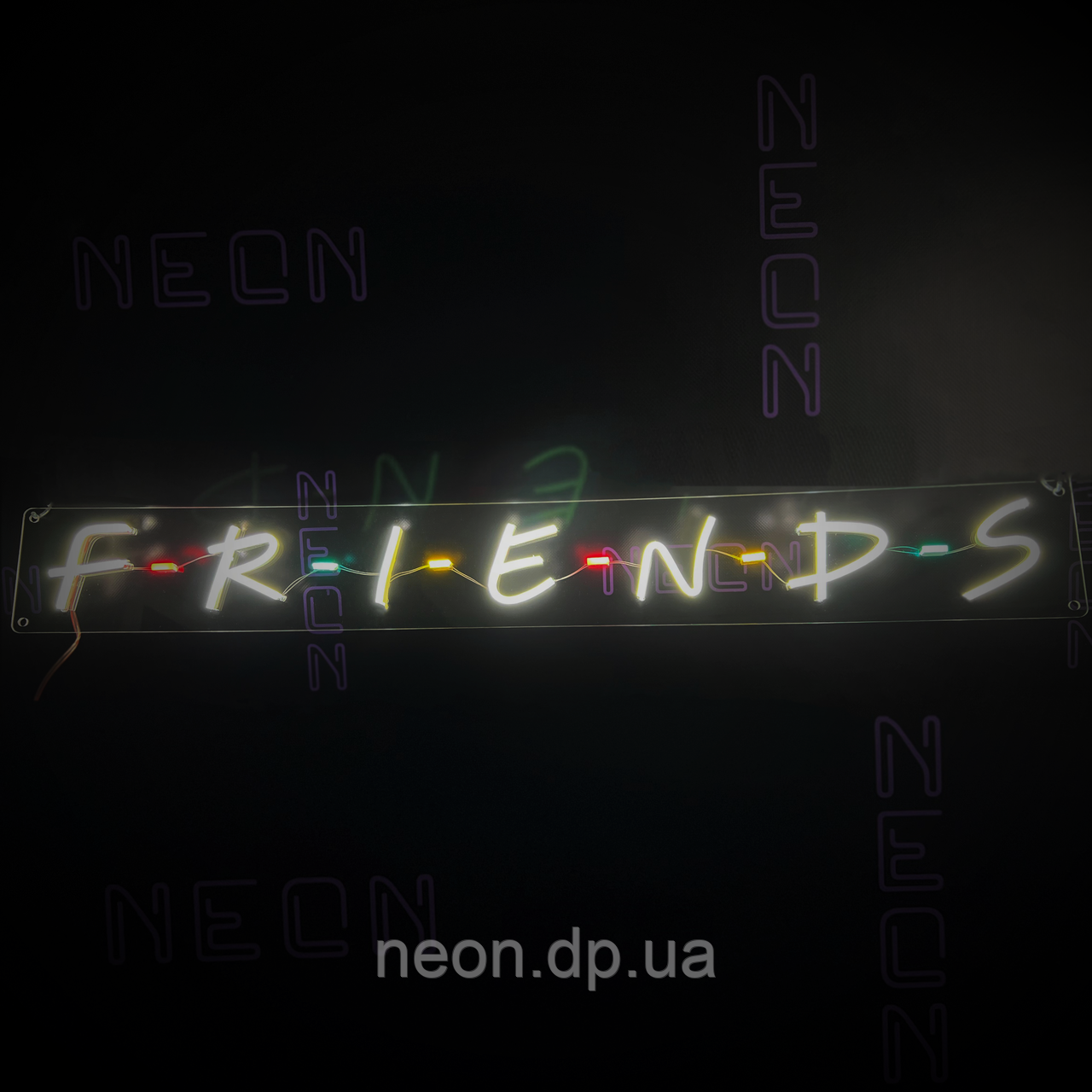 Неонова вивіска "Friends"