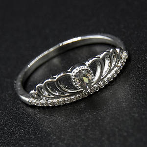 Кольцо серебристого цвета тонкое Xuping Jewelry медицинский сплав корона с белыми сапфирами 18К
