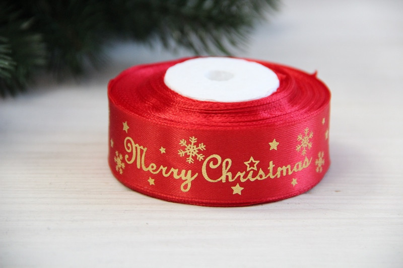 Атлас " Merry Christmas зі сніжинками  "  2,5 см  червоний   рулон 22.5 метри