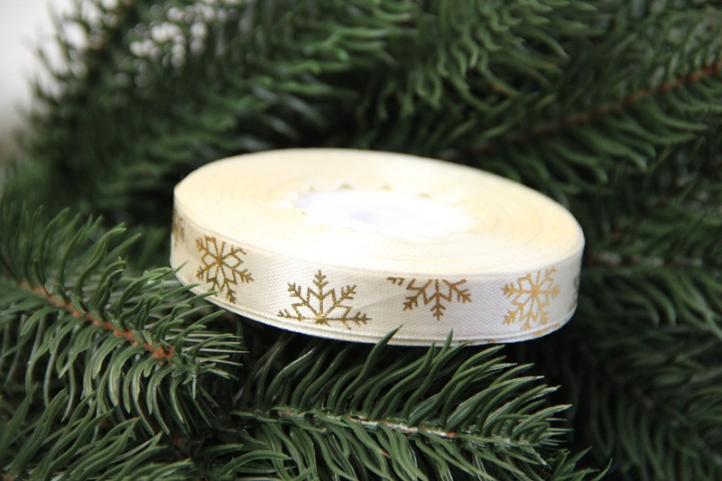 Атлас " Золоті сніжинки " 1.2 см бежевий рулон 22.5 метри