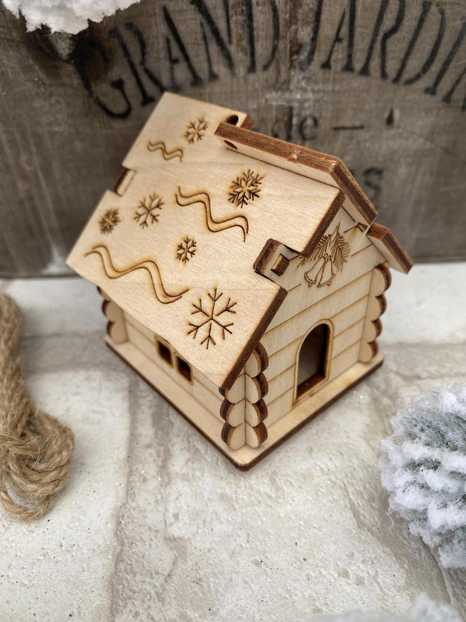 Будиночок-підвіска " Сніжинка" новорічна з дерева, h 7 см, фото 1