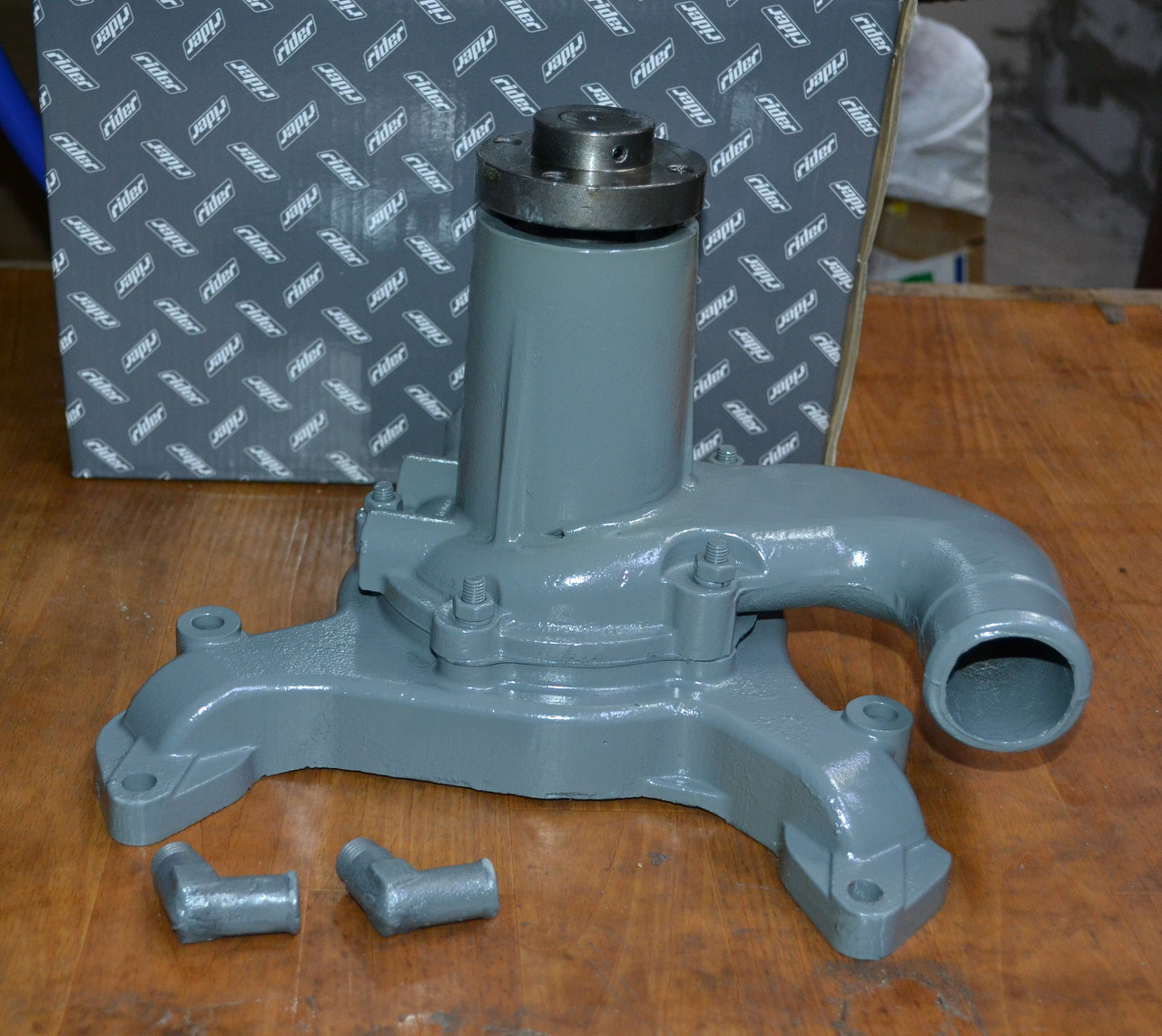 Насос водяной ЗИЛ-130 без шкива