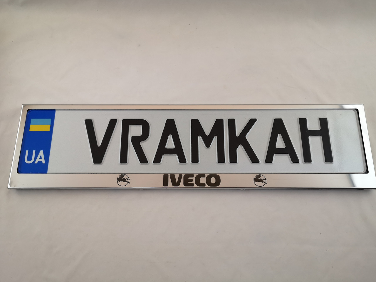 Номерна рамка для авто IVECO