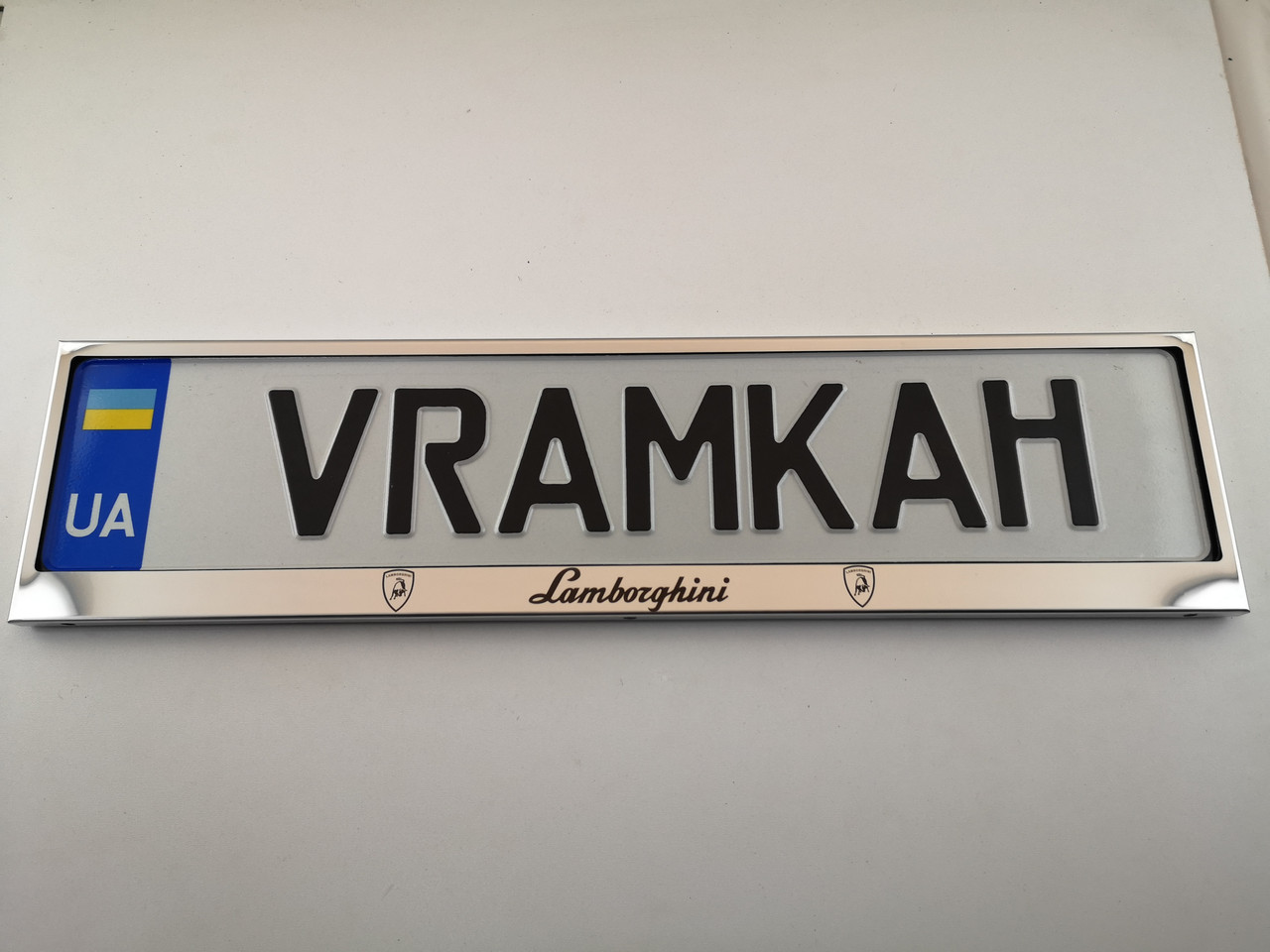 Номерна рамка для авто Lamborghini