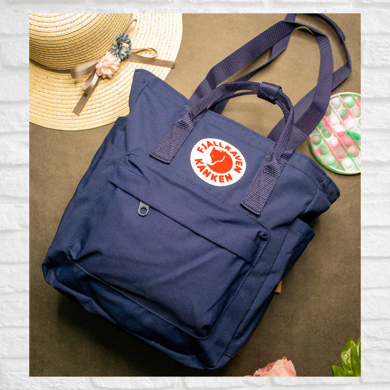Жіноча спортивна сумка на плече, сумка-рюкзак Fjallraven Kanken Classic Канкен синя