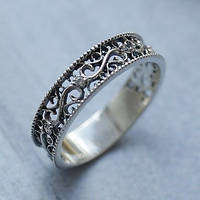 Серебряное кольцо с фианитами и чернением