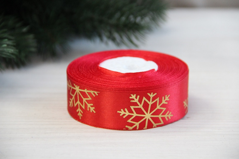 Атлас " Золоті сніжинки " 2,5 см червоний рулон 22.5 метри