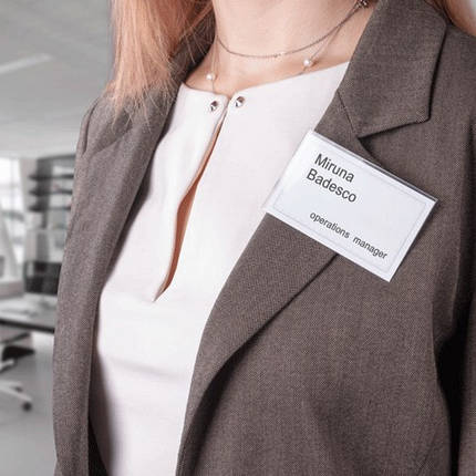 Пластикові горизонтальні бейджики для школи, ресторану та пропуску співробітників 10,5х8см, фото 2