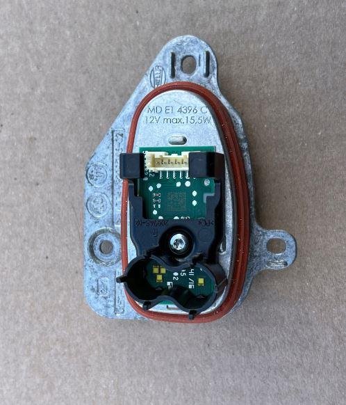 Правий LED-модуль vw, audi ТТ r209.746-02 Hella 209745-02 0157-0125