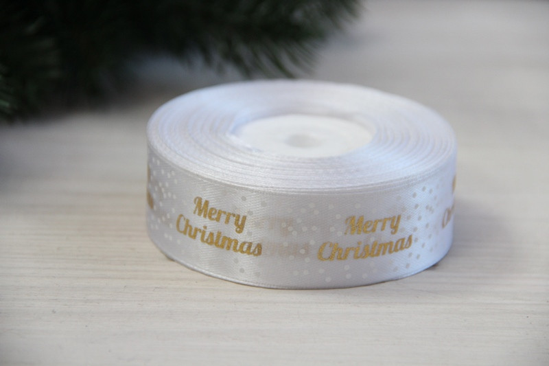 Атлас " Merry Christmas з горошками " 2,5 см білиий рулон 22.5 метри