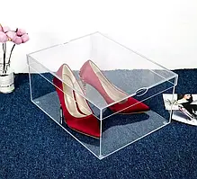 Коробка для жіночого взуття на вітрину магазину