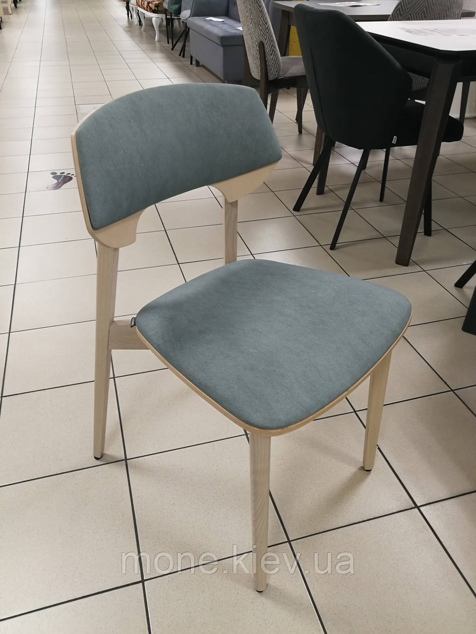 Стілець з масиву ясена та фанери Орсо