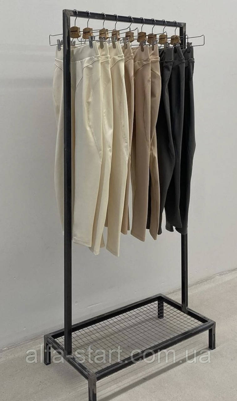 Стенд стійка металева чорна 170х70х50см вішалка для одягу з полицею для взуття