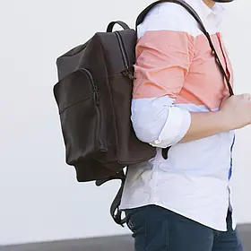 Великий шкіряний рюкзак на блискавці і кишенею "Typical"